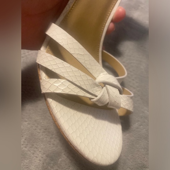 NEW MICHAEL KORS Mid Sandal White - Picture 10 of 10